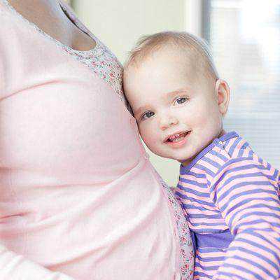 上海供卵试管违法吗（上海助孕联系电话多少）